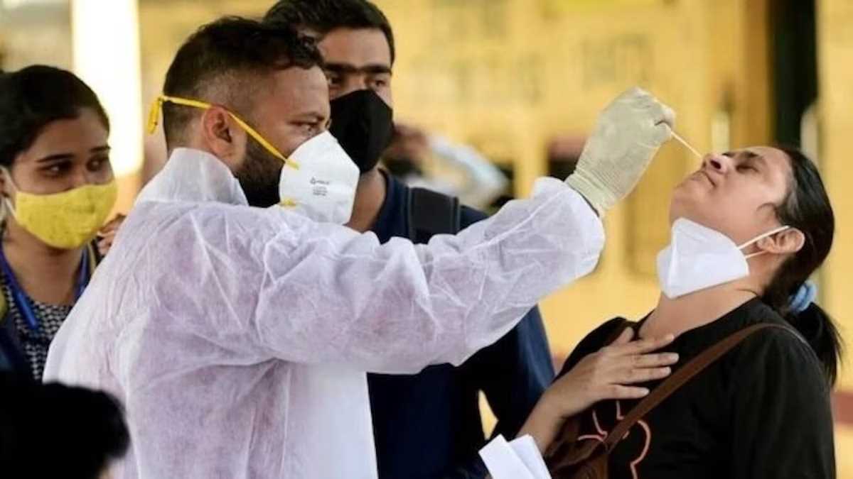 कोरोना के नए वैरिएंट से पिछले 24 घंटों में 11 की गई जान, छत्तीसगढ़ में पहली मौत दर्ज