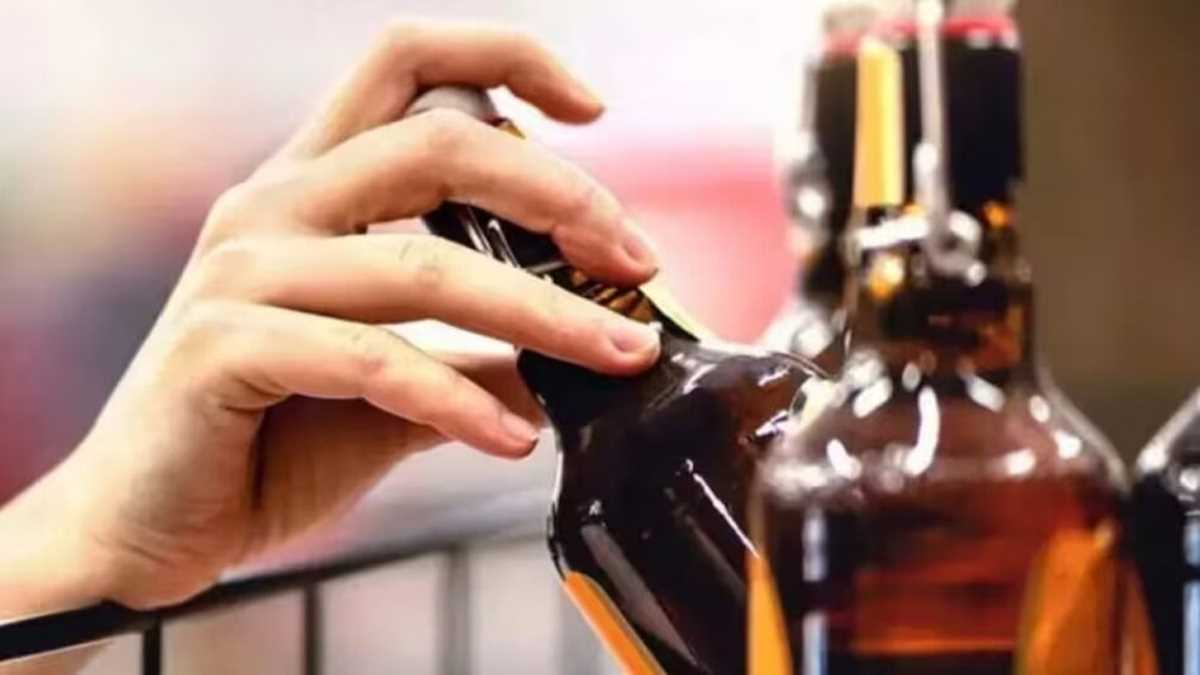 शराब पीने की रफ्तार गिरने लगी शराब पीने की रफ्तार गिरने लगी