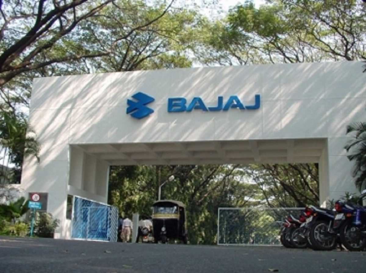 अक्टूबर में धीमी पड़ी बजाज टू-व्हीलर्स की रफ्तार, बिक्री में कंपनी ने दर्ज की भारी गिरावट