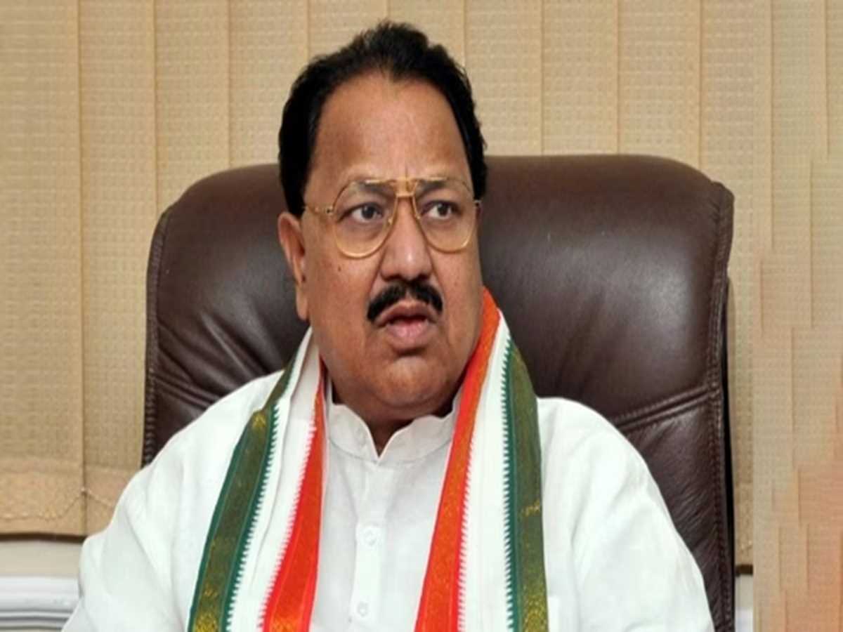 तेलंगाना के पूर्व मंत्री और वरिष्ठ कांग्रेस नेता धरमपुरी श्रीनिवास का निधन तेलंगाना के पूर्व मंत्री और वरिष्ठ कांग्रेस नेता धरमपुरी श्रीनिवास का निधन