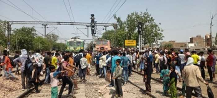 केंद्र की अग्निपथ योजना का राज्यों में विरोध क्यों : व्याख्याकार