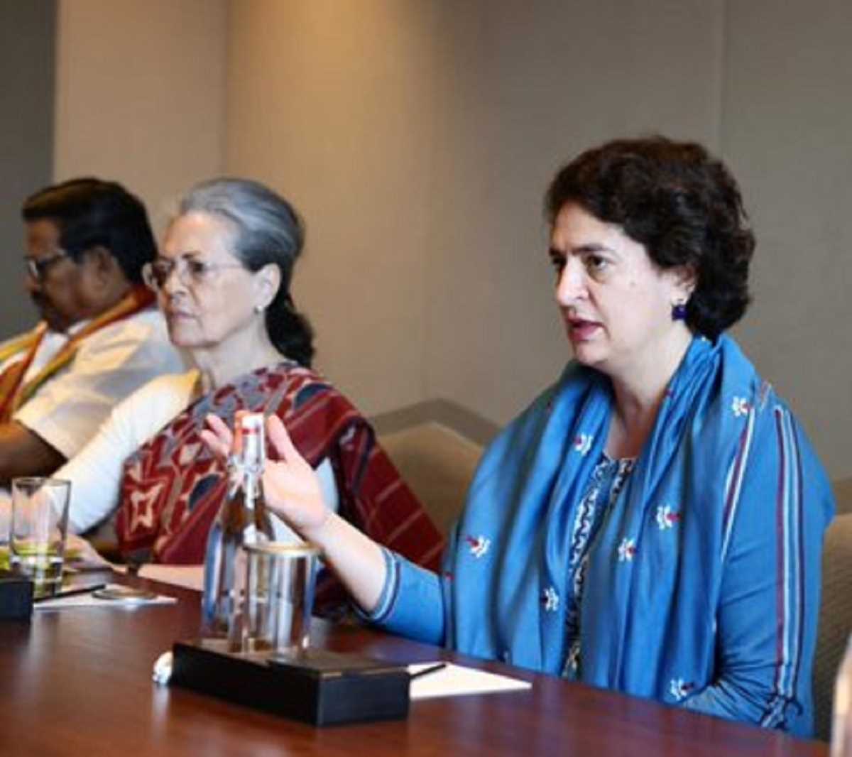 चेन्नई के होटल में सोनिया की कांग्रेस के वरिष्ठ नेताओं के साथ बैठक