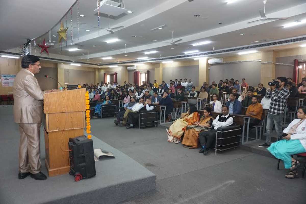 जिम्स में एमबीबीएस चतुर्थ बैच के शैक्षणिक सत्र का हुआ शुभारम्भ जिम्स में एमबीबीएस चतुर्थ बैच के शैक्षणिक सत्र का हुआ शुभारम्भ