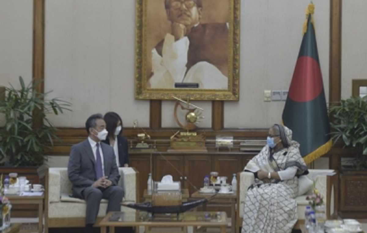 बांग्लादेशी प्रधानमंत्री ने चीनी विदेश मंत्री से मुलाकात की
