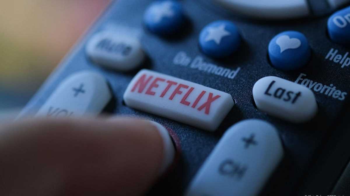 सऊदी अरब, यूएई और 4 अरब देशों ने नेटफ्लिक्स से आपत्तिजनक सामग्री हटाने को कहा सऊदी अरब, यूएई और 4 अरब देशों ने नेटफ्लिक्स से आपत्तिजनक सामग्री हटाने को कहा