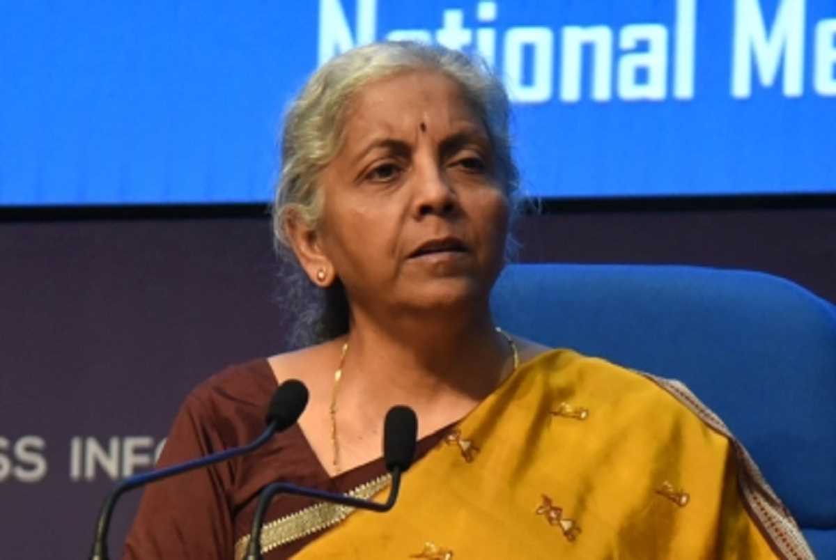 दिल्ली: वित्त मंत्री सीतारमण को AIIMS से मिली छुट्टी, पेट में संक्रमण की शिकायत के बाद हुई थीं भर्ती
