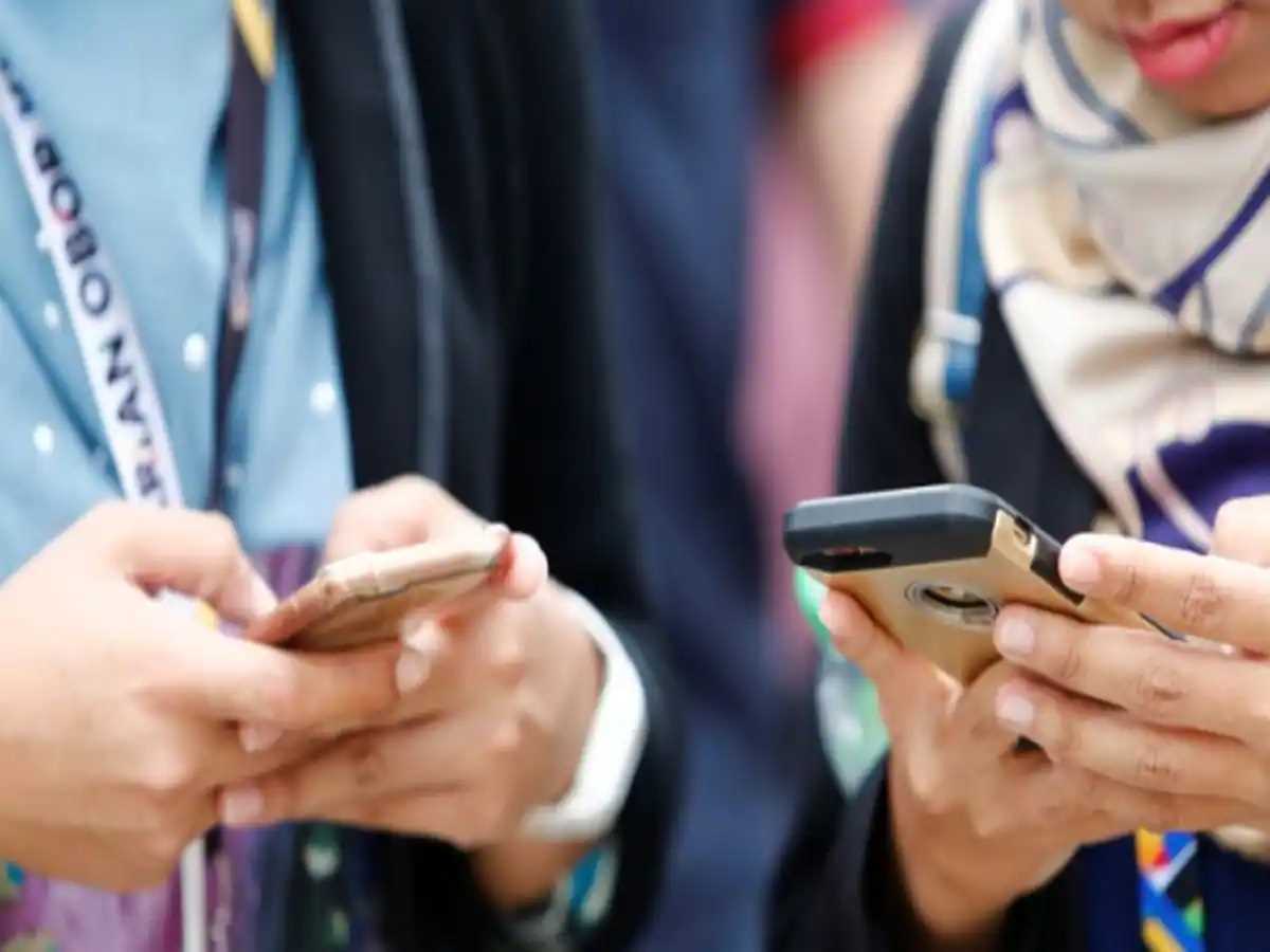 सस्ते चीनी फोन बैन कर सकता है भारतः रिपोर्ट