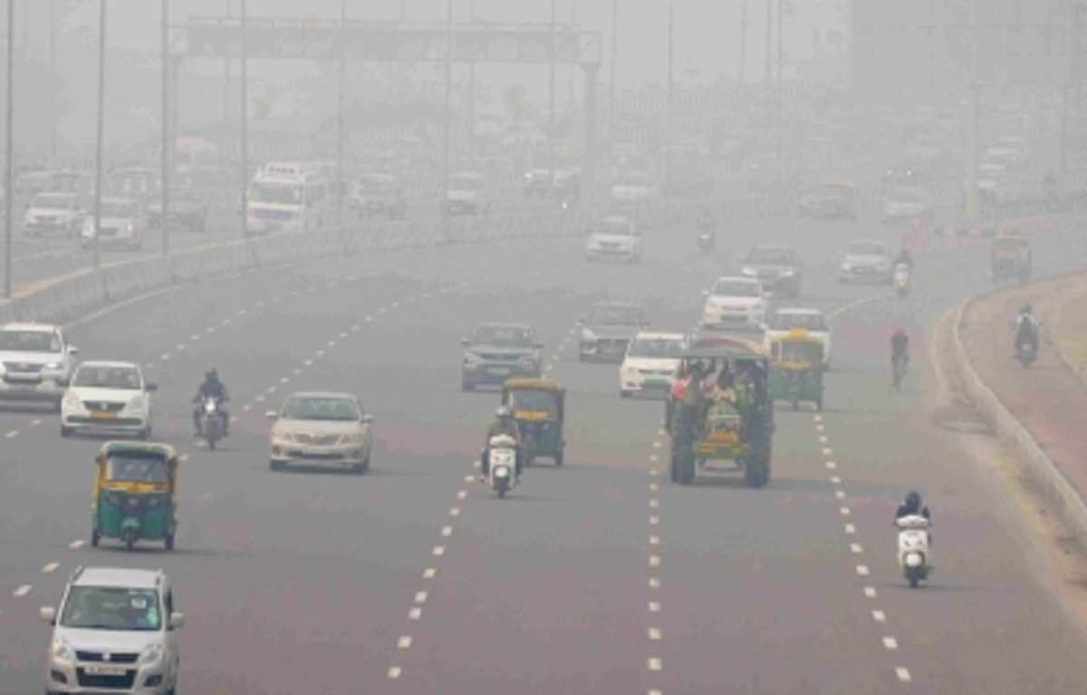 दिवाली से पहले दिल्ली की वायु गुणवत्ता हुई खराब, एक्यूआई बढ़कर 201 हुआ दिवाली से पहले दिल्ली की वायु गुणवत्ता हुई खराब, एक्यूआई बढ़कर 201 हुआ