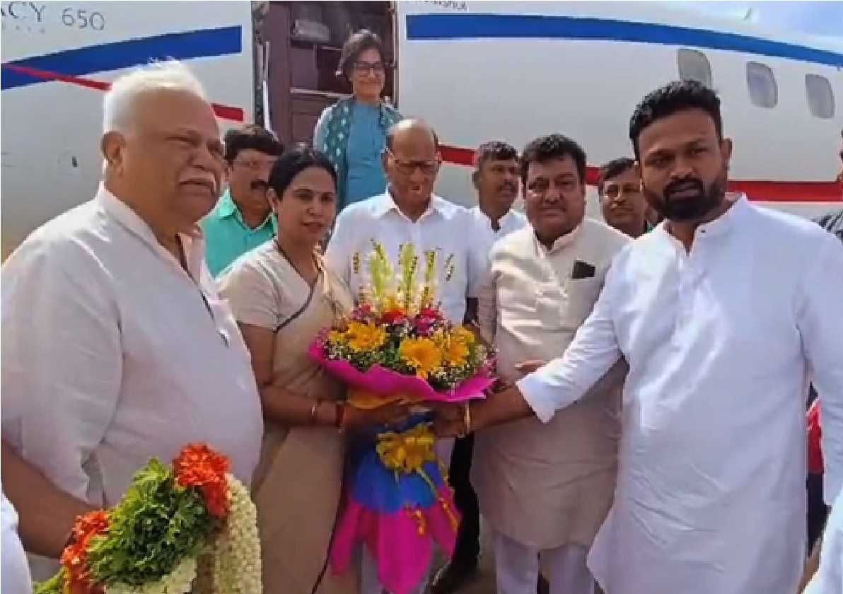 विपक्षी दलों की बैठक के लिए शरद पवार पहुंचे बेंगलुरु