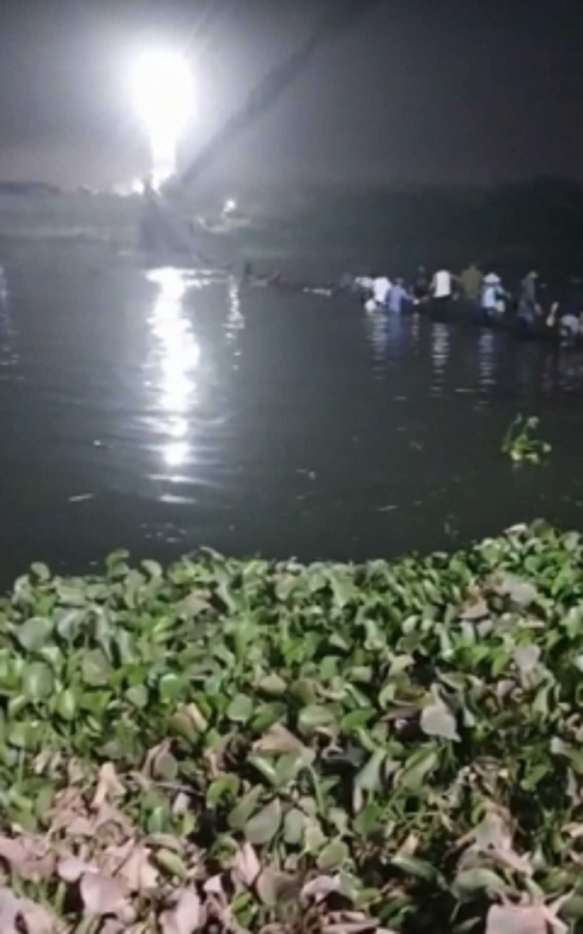 मोरबी पुल ढहा : मरम्मत करने वाली एजेंसी के खिलाफ केस दर्ज