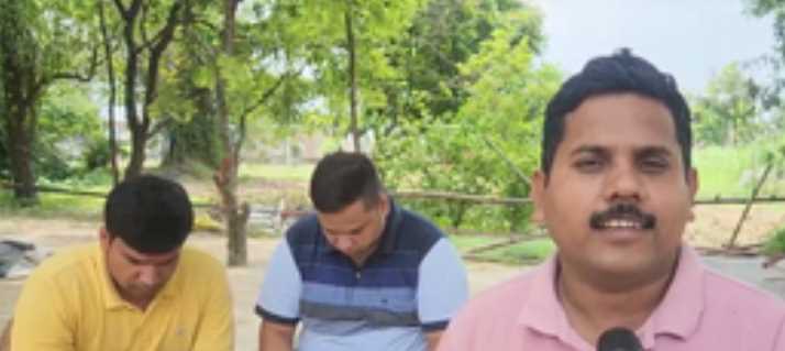 वाराणसी : तीन भाइयों ने लाखों की नौकरी छोड़कर शुरू की मोती और हनी बी फार्मिंग, पीएम मोदी ने की तारीफ