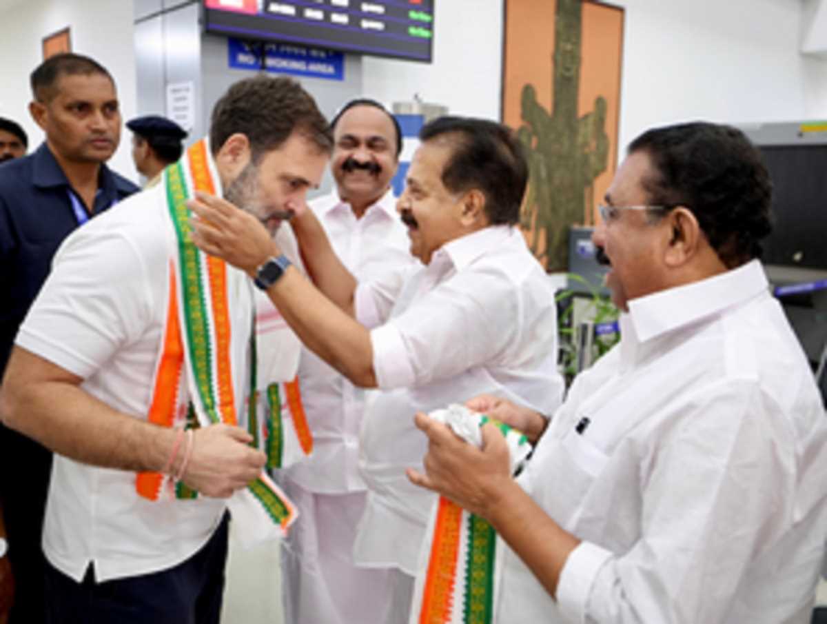 वायनाड के लोगों को धन्यवाद देने केरल पहुंचे राहुल गांधी