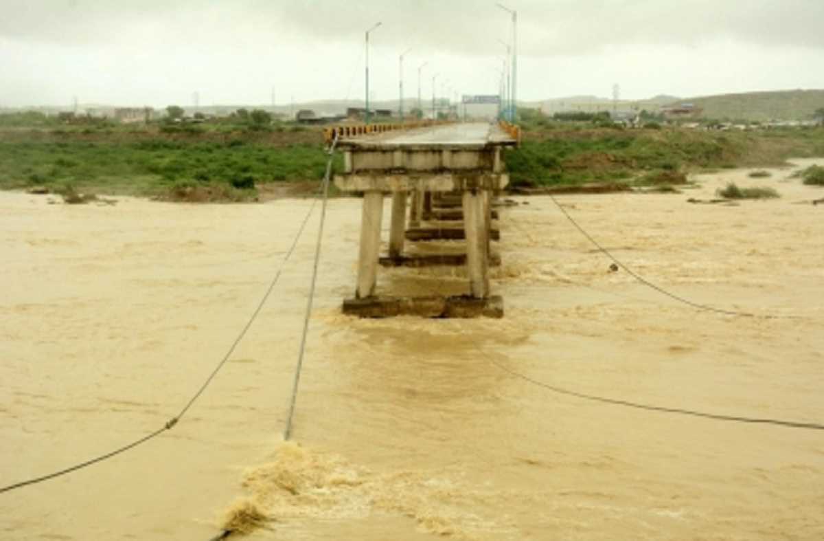 भारत की तरफ से बाढ़ वाली नदियों में पानी छोड़े जाने पर चिंतित पाकिस्तान भारत की तरफ से बाढ़ वाली नदियों में पानी छोड़े जाने पर चिंतित पाकिस्तान