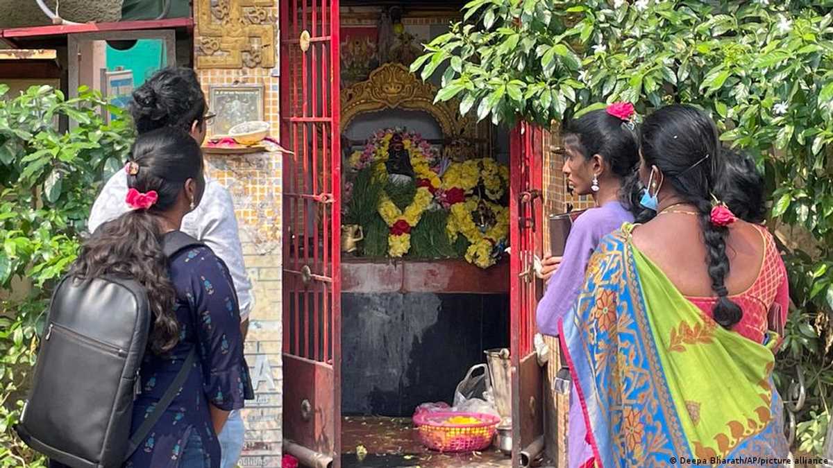 बढ़ रही है चेन्नई के वीजा मंदिर में भीड़