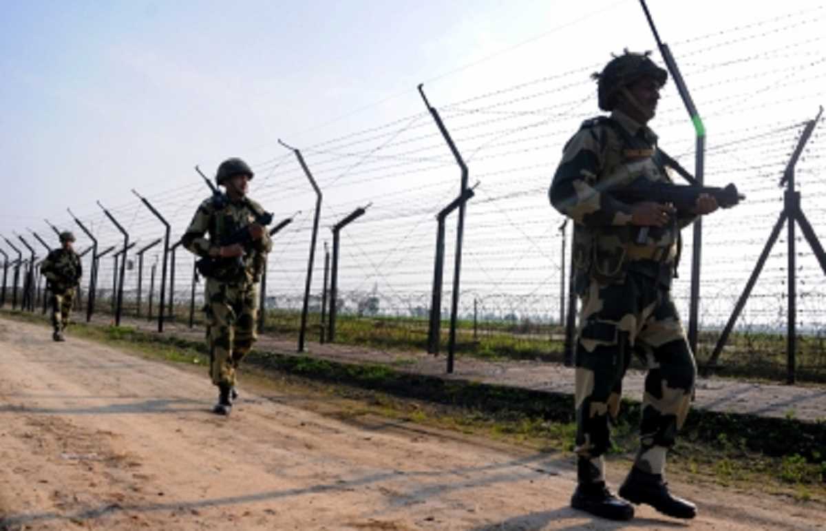 जम्मू-कश्मीर के बालाकोट में नियंत्रण रेखा के पास दो आतंकवादी मारे गए