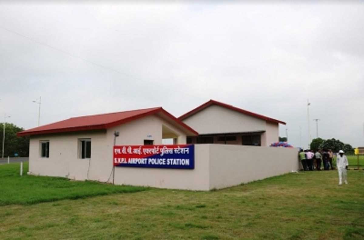 फर्जी टिकट पर दोहा की यात्रा करने का प्रयास करने वाला व्यक्ति गिरफ्तार