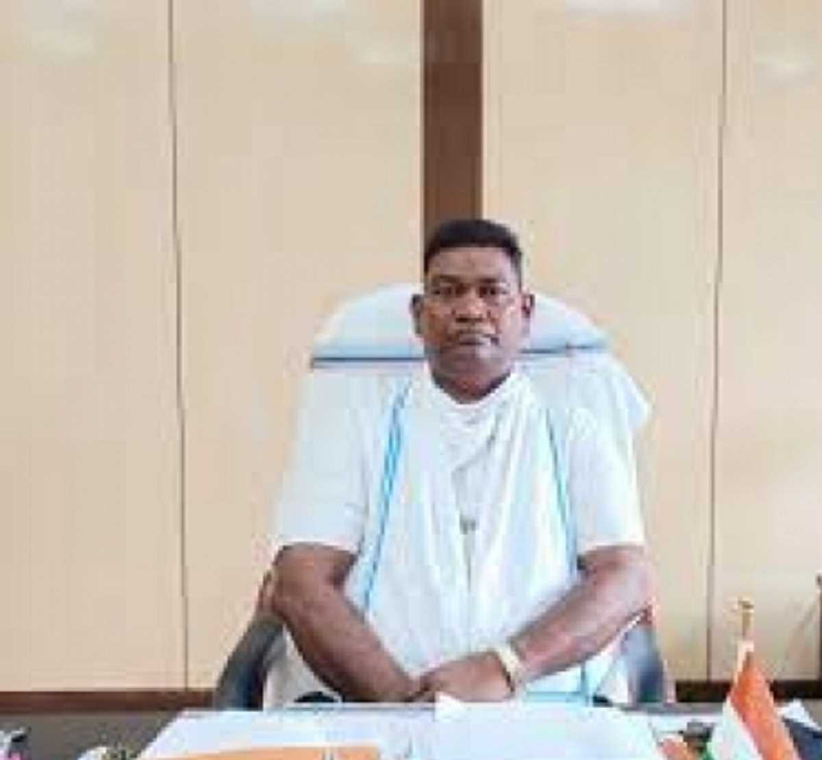 झारखंड में जातीय संगठन का अजीब फरमान, बेटे का अंतजार्तीय विवाह करने पर मंत्री के बहिष्कार का एलान