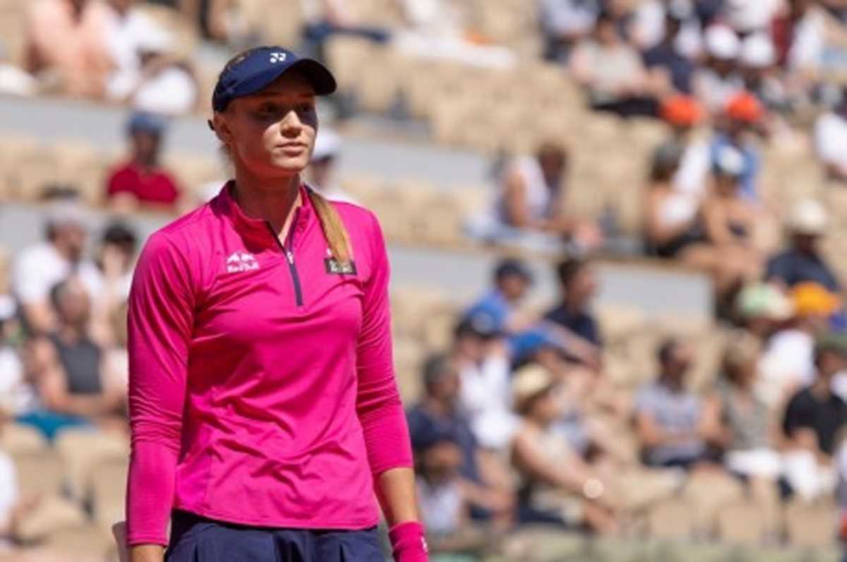 बीमारी के कारण फ्रेंच ओपन से हटीं रिबाकिना ने कहा..मैं वास्तव में निराश हूं