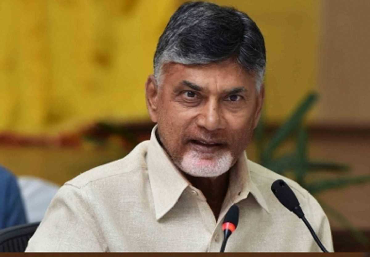 चंद्रबाबू नायडू ने की विशाखापत्तनम होटल में पुलिस की तलाशी की निंदा चंद्रबाबू नायडू ने की विशाखापत्तनम होटल में पुलिस की तलाशी की निंदा