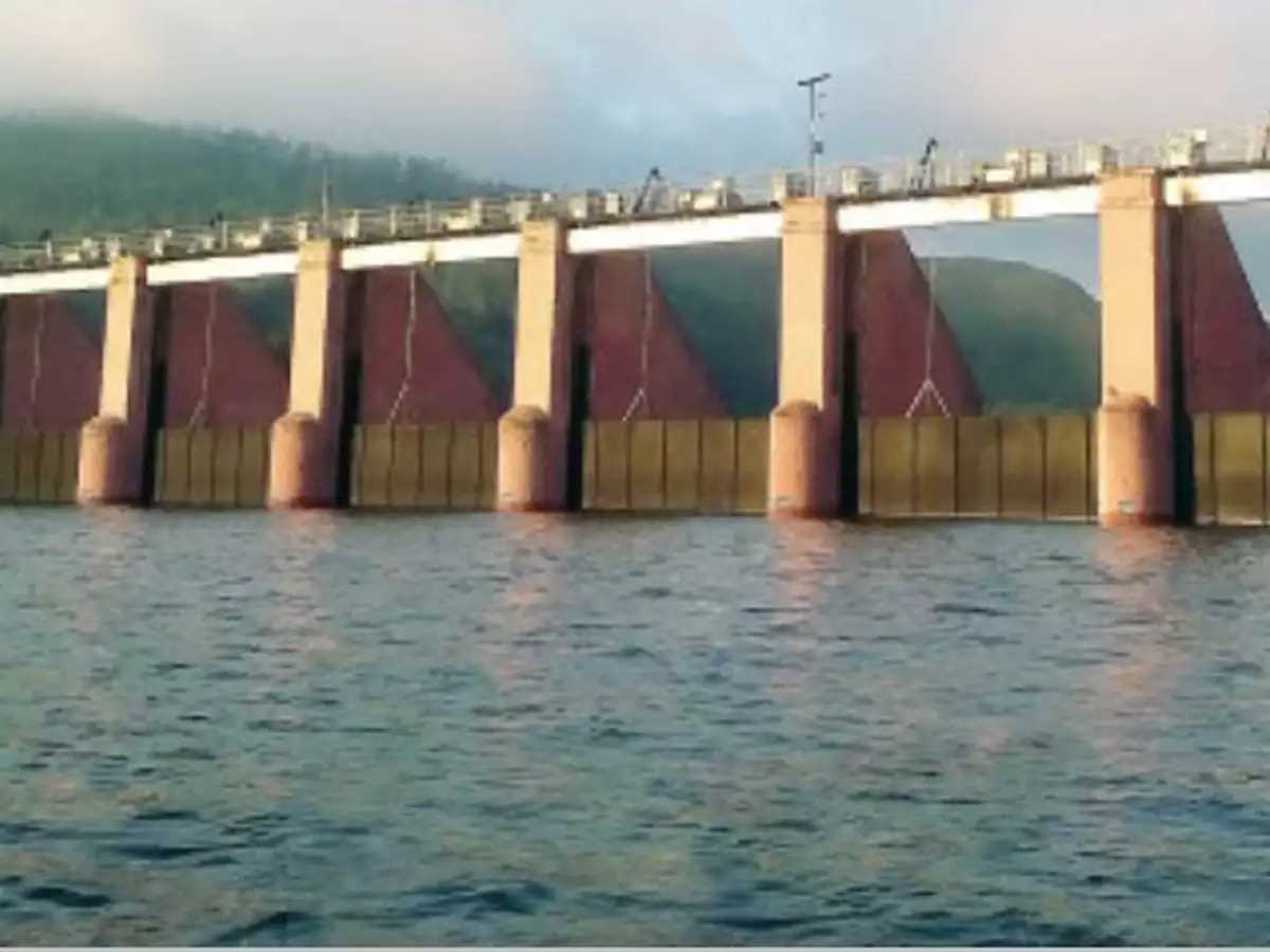 मुल्लापेरियार बांध का जलस्तर खतरे के निशान के करीब