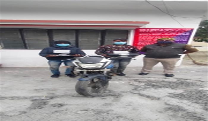 गाड़ी का शीशा तोड़ लैपटॉप चोरी करने वाले गैंग का नोएडा पुलिस ने किया पदार्फाश