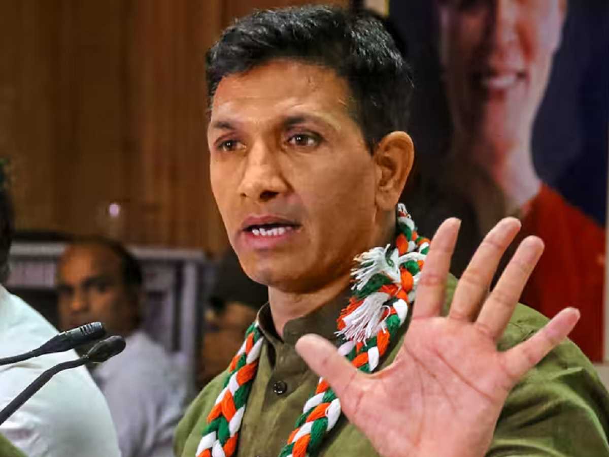 नफरत और घृणा से भरी है भाजपा, राहुल गांधी उठाते रहेंगे आम जनता की आवाज : जीतू पटवारी नफरत और घृणा से भरी है भाजपा, राहुल गांधी उठाते रहेंगे आम जनता की आवाज : जीतू पटवारी