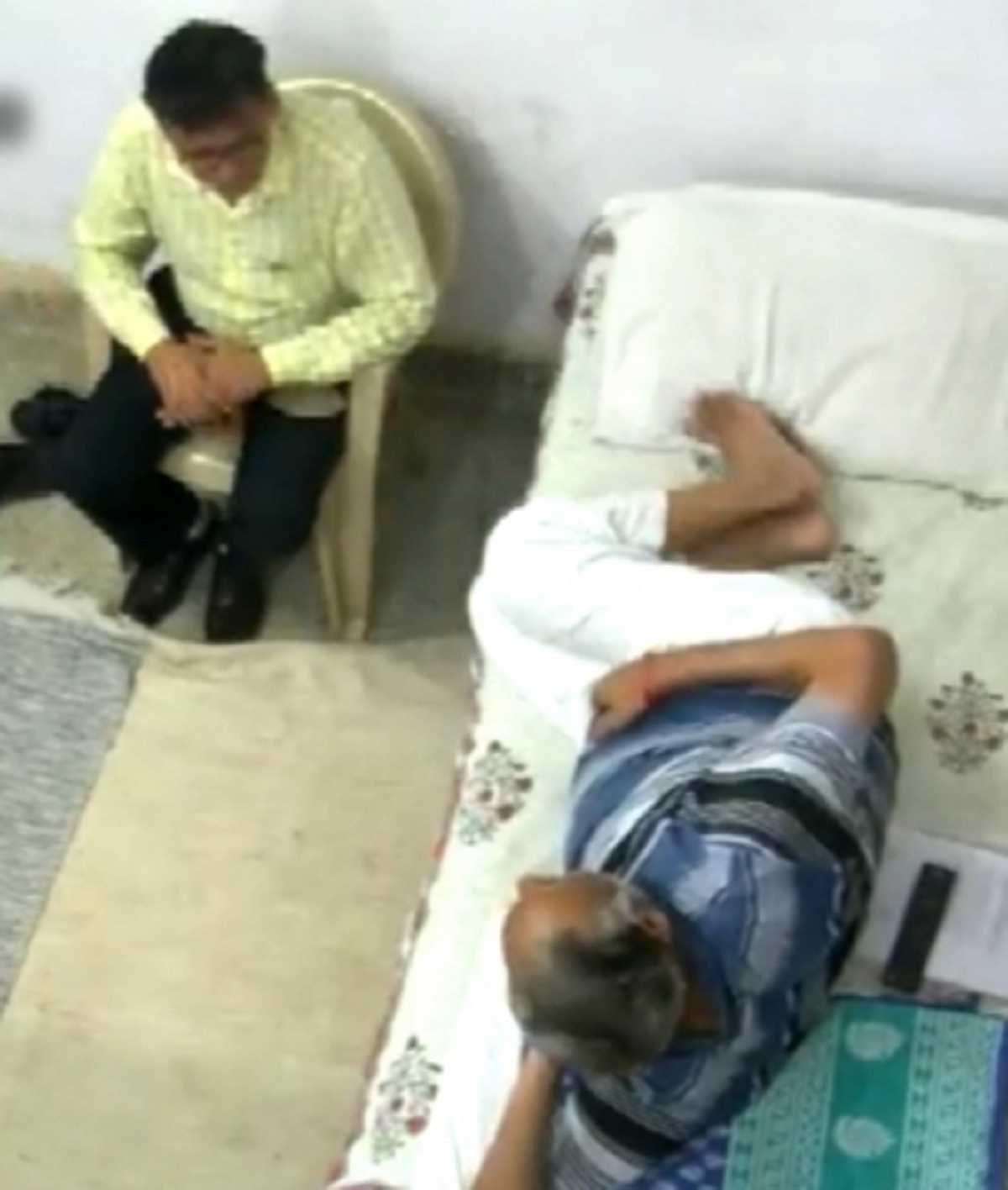 सत्येंद्र जैन का एक और वीडियो आया सामने, भाजपा बोली- जेल में लग रहा शाही दरबार