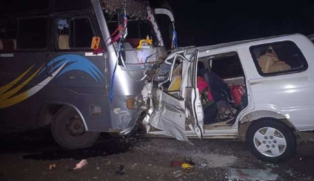 बैतूल में बस-टवेरा में टक्कर में 11 की मौत, पीएम और सीएम ने जताया शोक बैतूल में बस-टवेरा में टक्कर में 11 की मौत, पीएम और सीएम ने जताया शोक