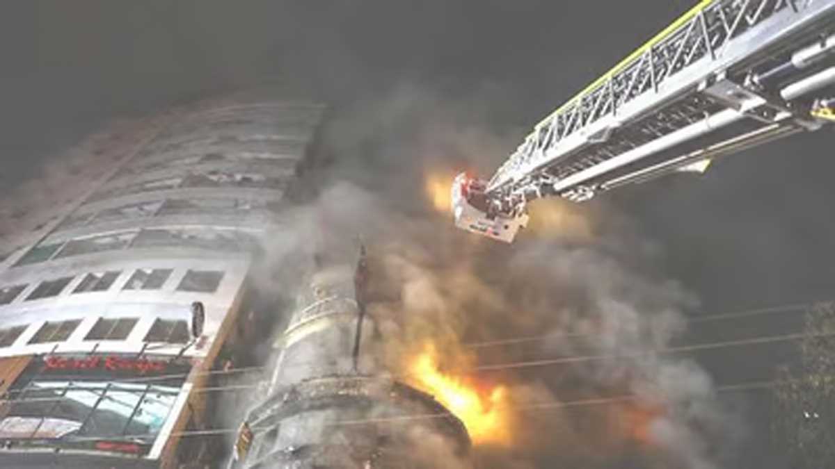 ढाका में इमारत में आग लगने से 43 लोगों की मौत