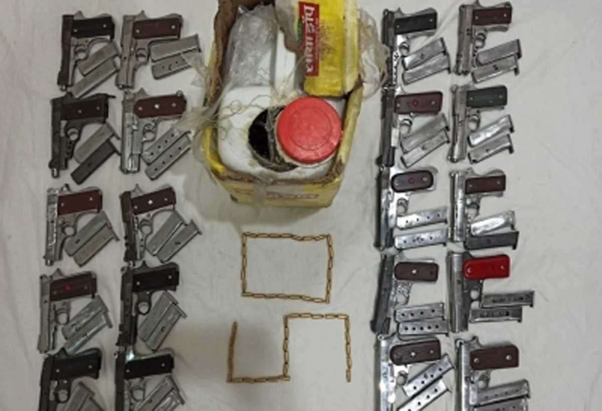 बंगाल पुलिस ने आसनसोल से भारी मात्रा में हथियार जब्त किए