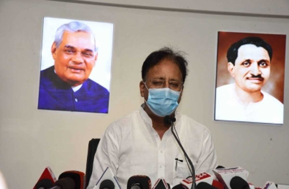 बिहार में गई सरकार धरने पर बैठी बीजेपी