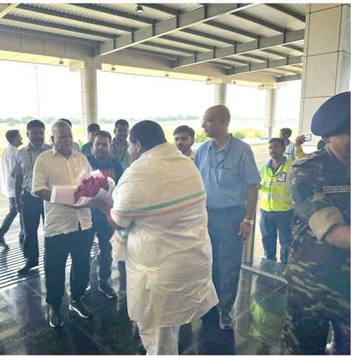 लालू व राबड़ी ने की देवघर के बाबा धाम की पूजा-अर्चना