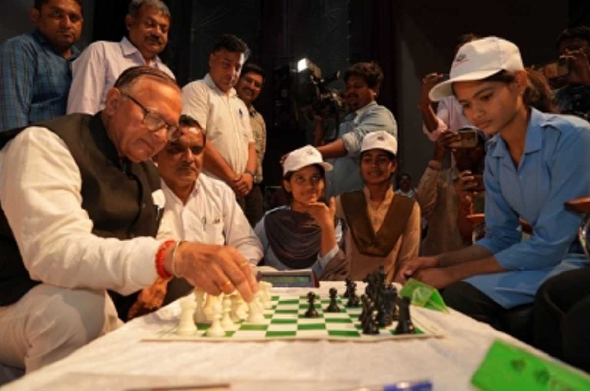 Chess in School: हर तीसरे शनिवार को बच्चे चलेंगे शतरंज की चाल, मंत्री कल्ला ने की शुरुआत