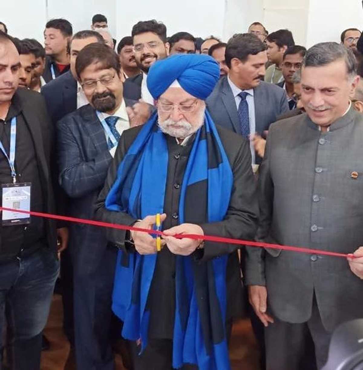 भारत विश्व स्तर पर जलवायु परिवर्तन को कम करने में अग्रणी है : हरदीप सिंह पुरी