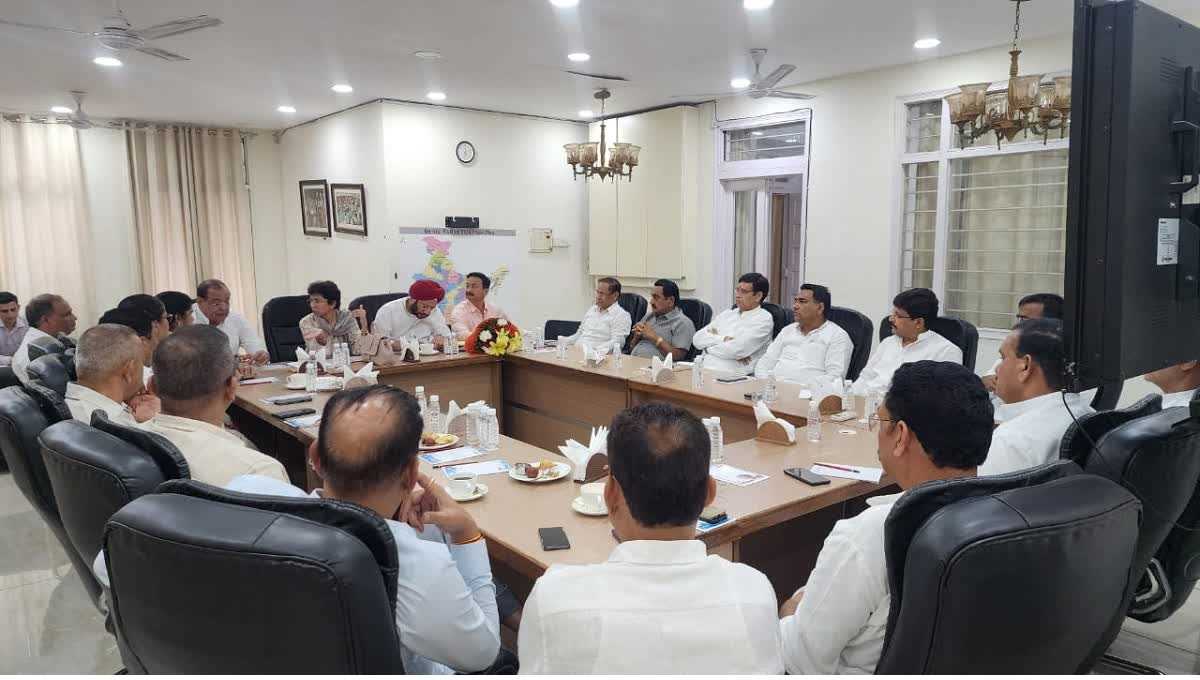 दिल्ली में कांग्रेस की हुई बड़ी बैठक, बन गया मास्टरप्लान