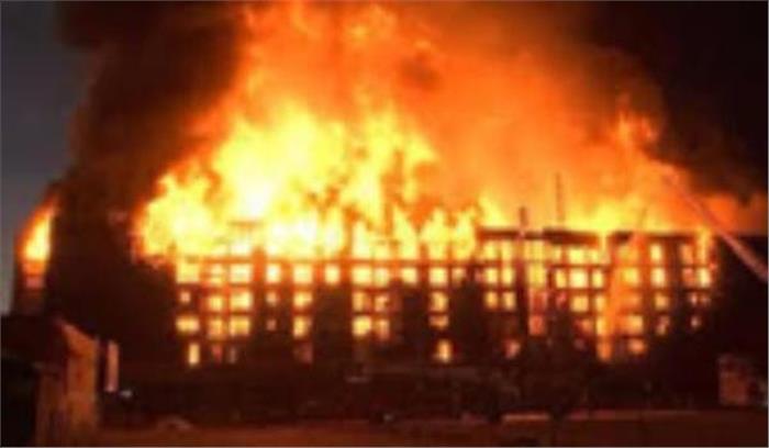 गोदाम में भीषण आग,12 करोड़ रुपये की संपत्ति जलकर खाक