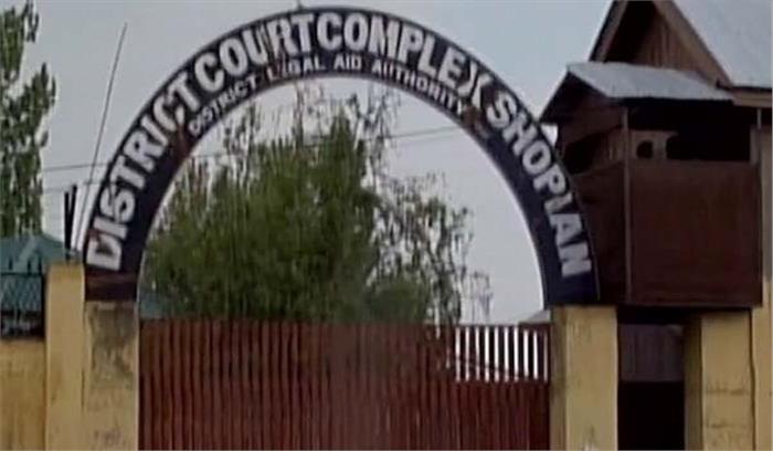 कश्मीर : पुलिस चौकी पर हमला, आतंकवादियों ने पुलिसकर्मियों से छीनीं पाँच राइफल