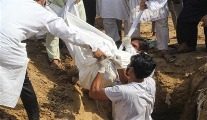 कोविड से मौतों के आंकड़ों को लेकर जनता का आगरा प्रशासन पर बढ़ा आक्रोश