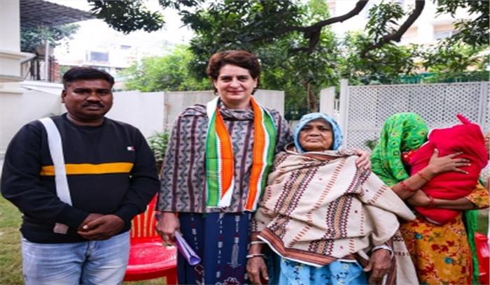 हिरासत में मरे सफाई कर्मचारी के परिवार से मिलीं प्रियंका