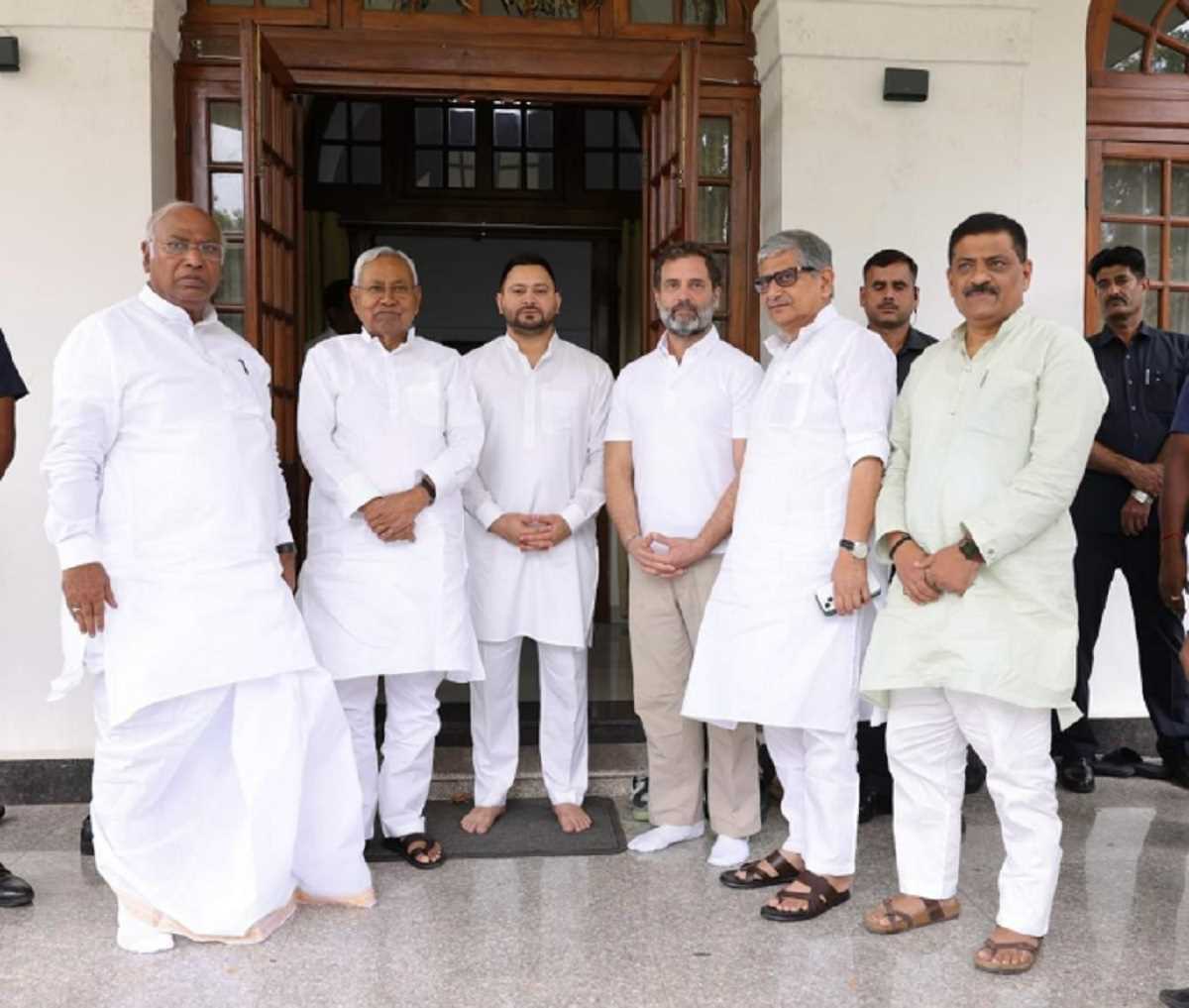 नीतीश कुमार,तेजस्वी यादव ने की खड़गे और राहुल गांधी से मुलाकात