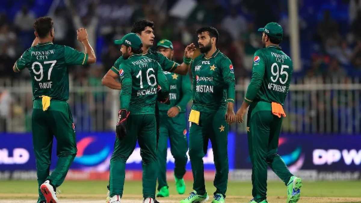 हांगकांग को 155 रनों से रौंद सुपर-4 में पहुंचा पाकिस्तान, रविवार को भारत से भिड़ंत