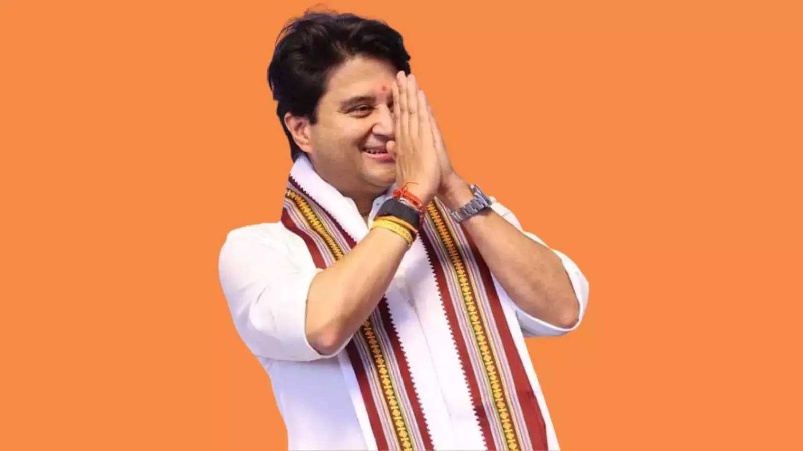 ग्वालियर पहुंचे सिंधिया, दो विभागों की जिम्मेदारी मिलने पर पीएम मोदी का जताया आभार