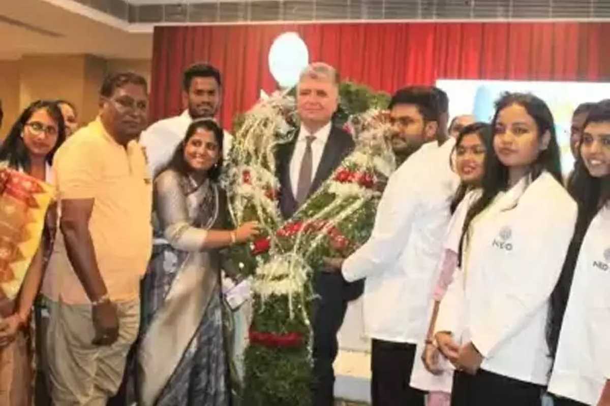 यूक्रेन से लौटे 2,000 भारतीय मेडिकल छात्रों को दाखिला देगा उज्बेकिस्तान यूक्रेन से लौटे 2,000 भारतीय मेडिकल छात्रों को दाखिला देगा उज्बेकिस्तान