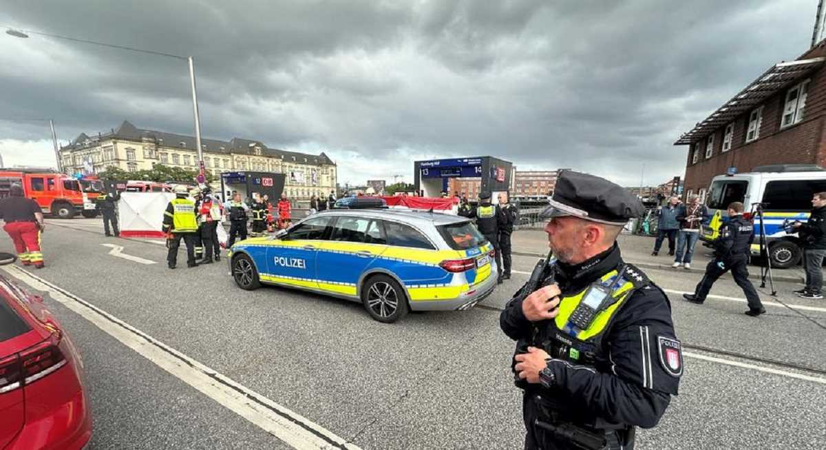 हैम्बर्ग रेलवे स्टेशन पर चाकू से हमला, 17 लोग घायल