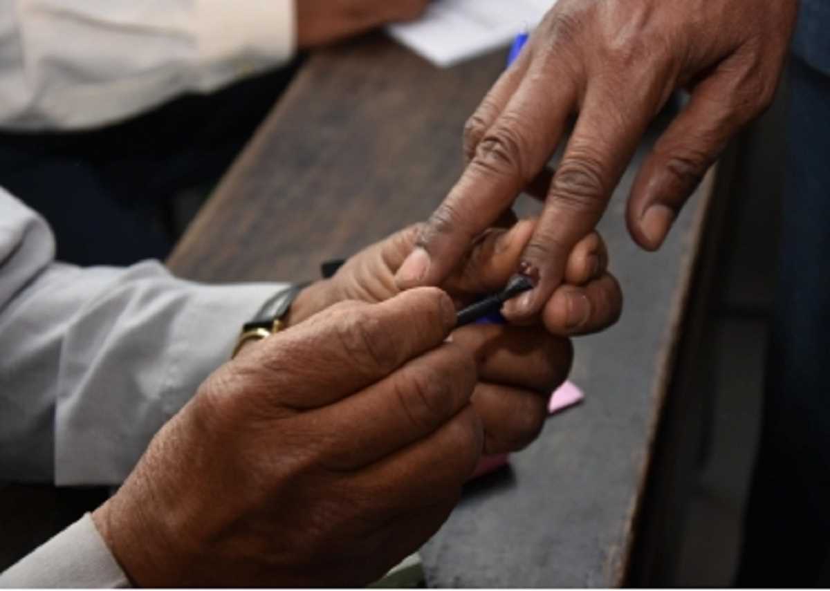 पटना नगर निगम सहित 68 निकायों के लिए बिहार में मतदान जारी