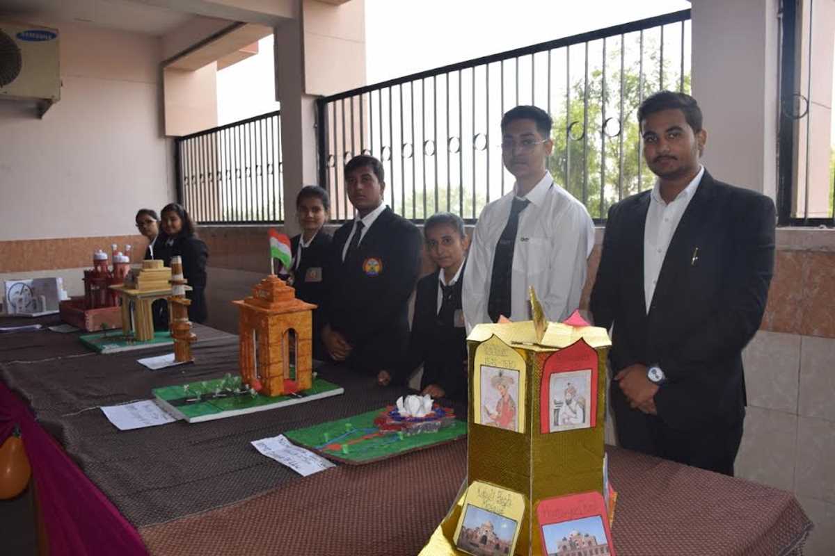 विधि महोत्सव में कई प्रतियोगिताएं आयोजित, दिल्ली एनसीआर के विद्यार्थी शामिल