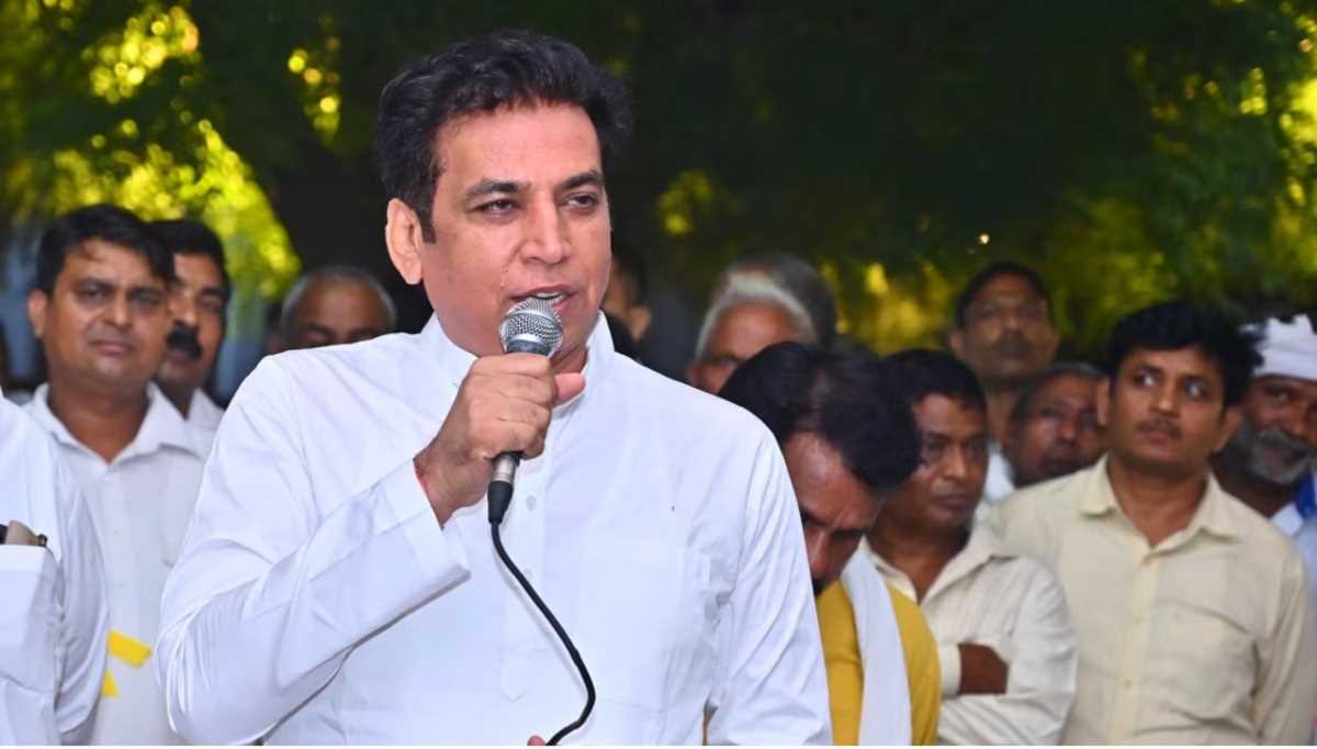 आम आदमी पार्टी के साथ नहीं होगा दिल्ली विधानसभा चुनाव में समझौता : देवेंद्र यादव