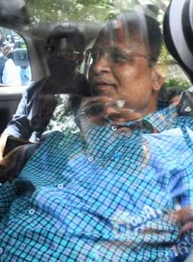 सत्येंद्र जैन से जुड़े कई ठिकानों पर ईडी की छापेमारी सत्येंद्र जैन से जुड़े कई ठिकानों पर ईडी की छापेमारी