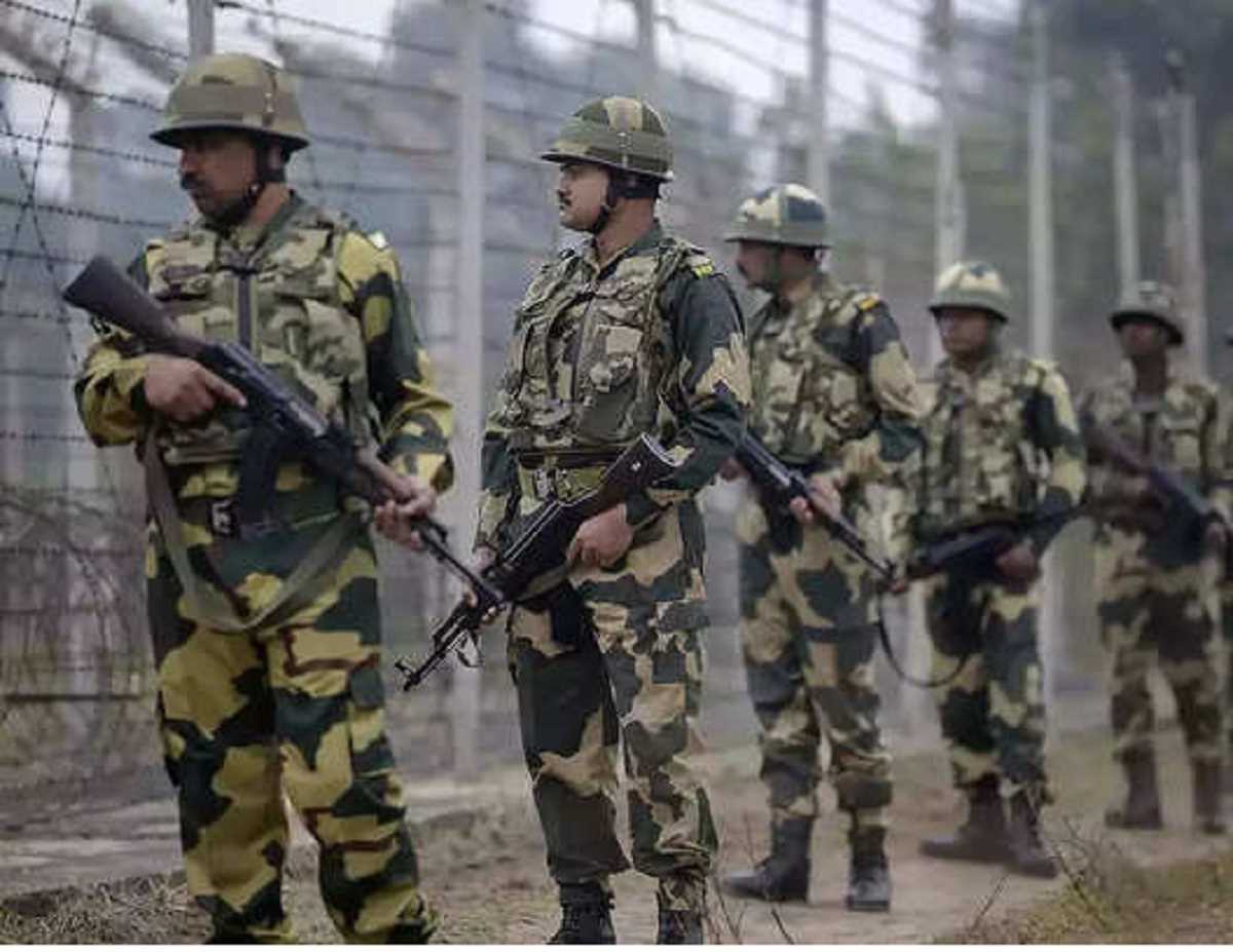 बीते साल बीएसएफ ने बंगाल सीमा से 1951 बंगलादेशी घुसपैठियों और तस्करों को पकड़ा