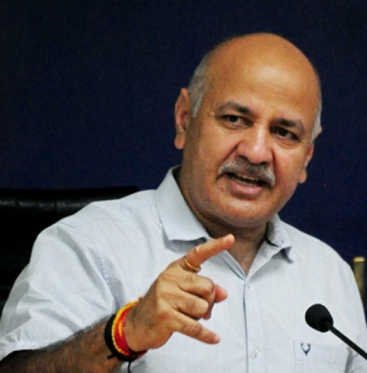 दिल्ली आबकारी नीति घोटाले में सीबीआई ने सिसोदिया को किया तलब